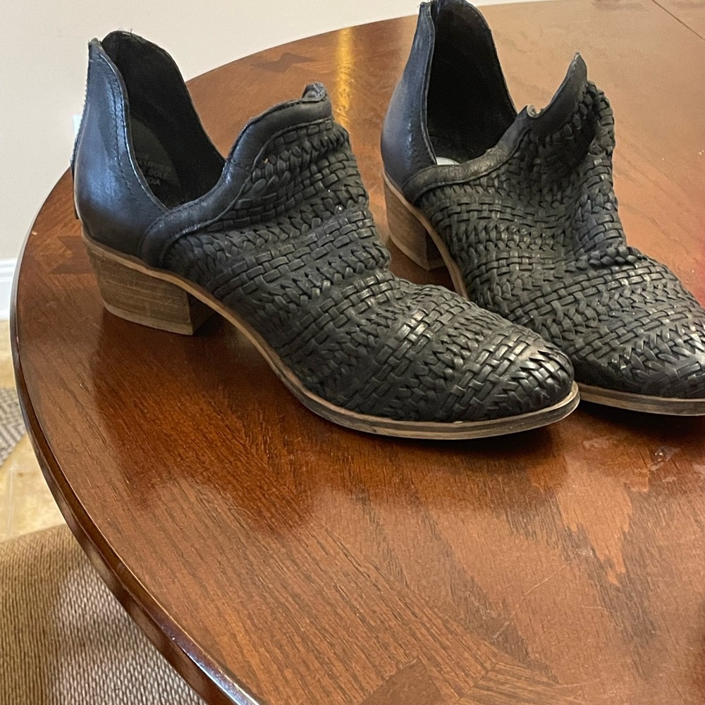 Womens booties, black leather